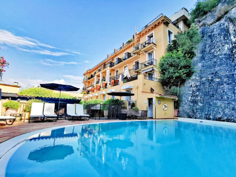 L'Hôtel de la Baie des Anges se refait une...